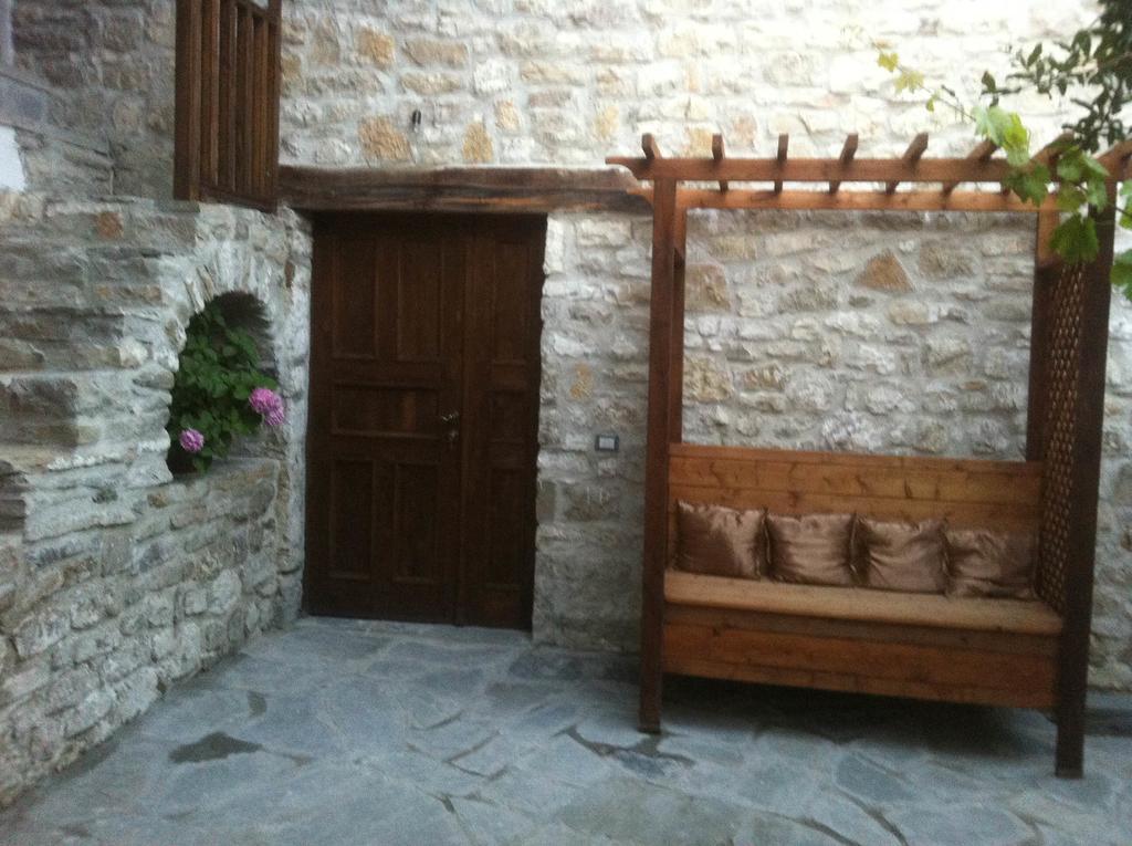 Guest House Mangalem Берат Екстериор снимка