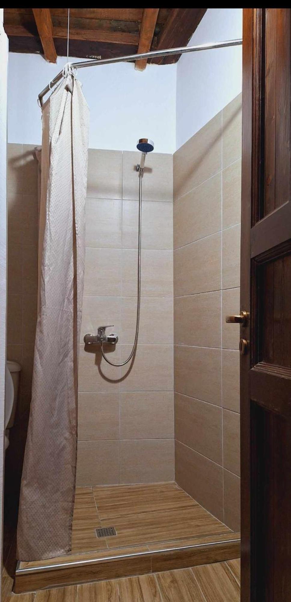 Guest House Mangalem Берат Екстериор снимка