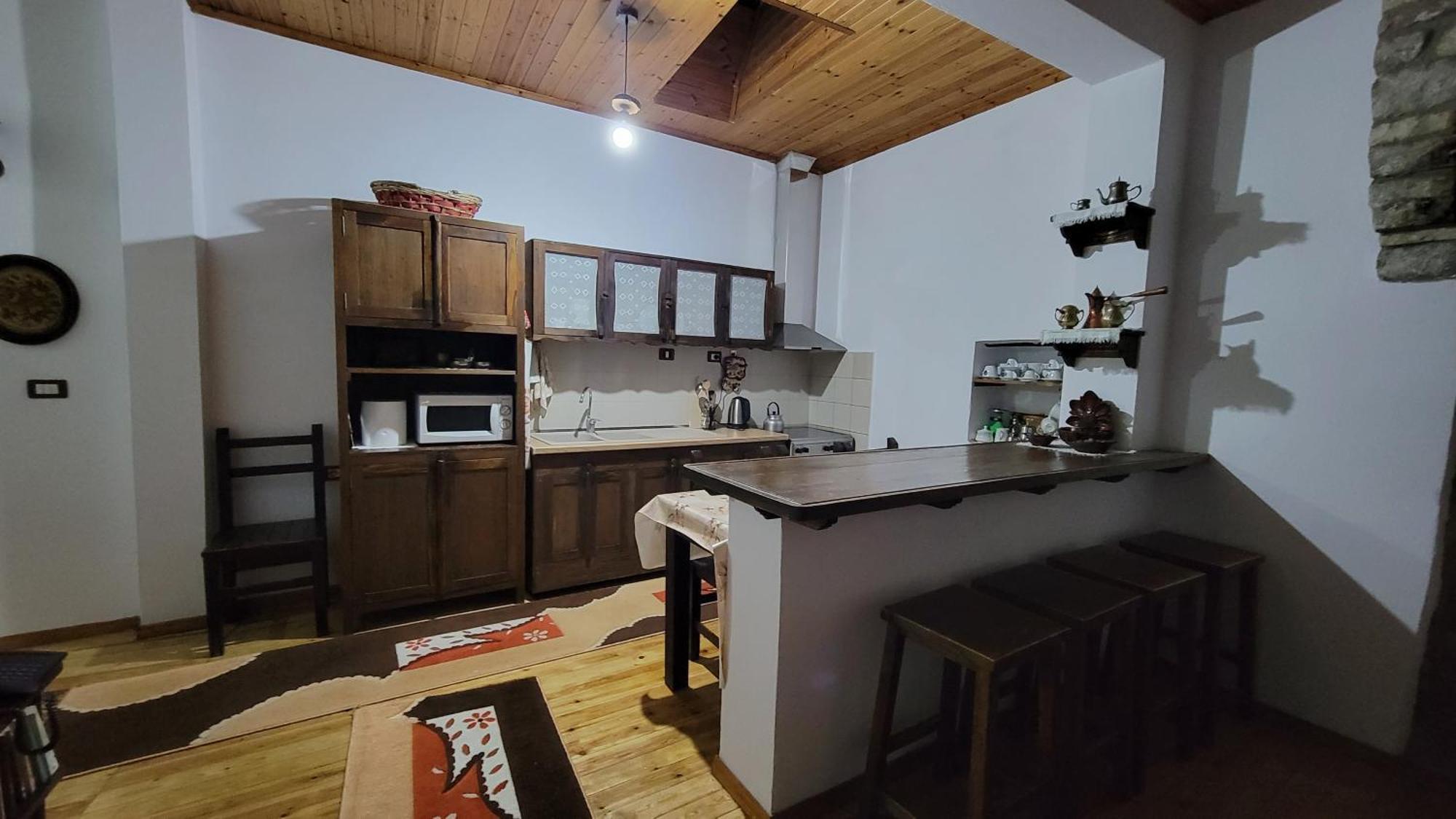 Guest House Mangalem Берат Екстериор снимка