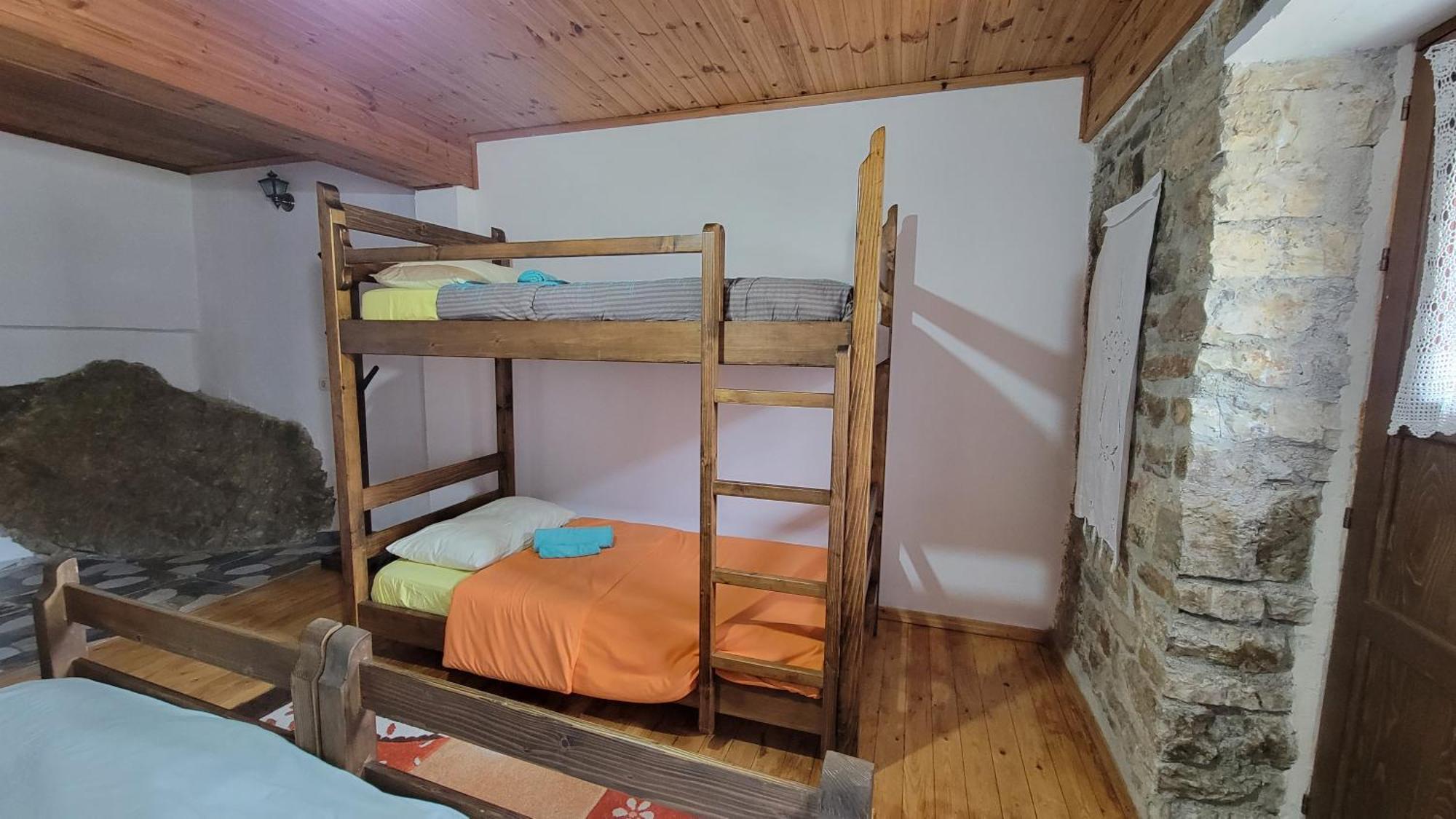 Guest House Mangalem Берат Екстериор снимка