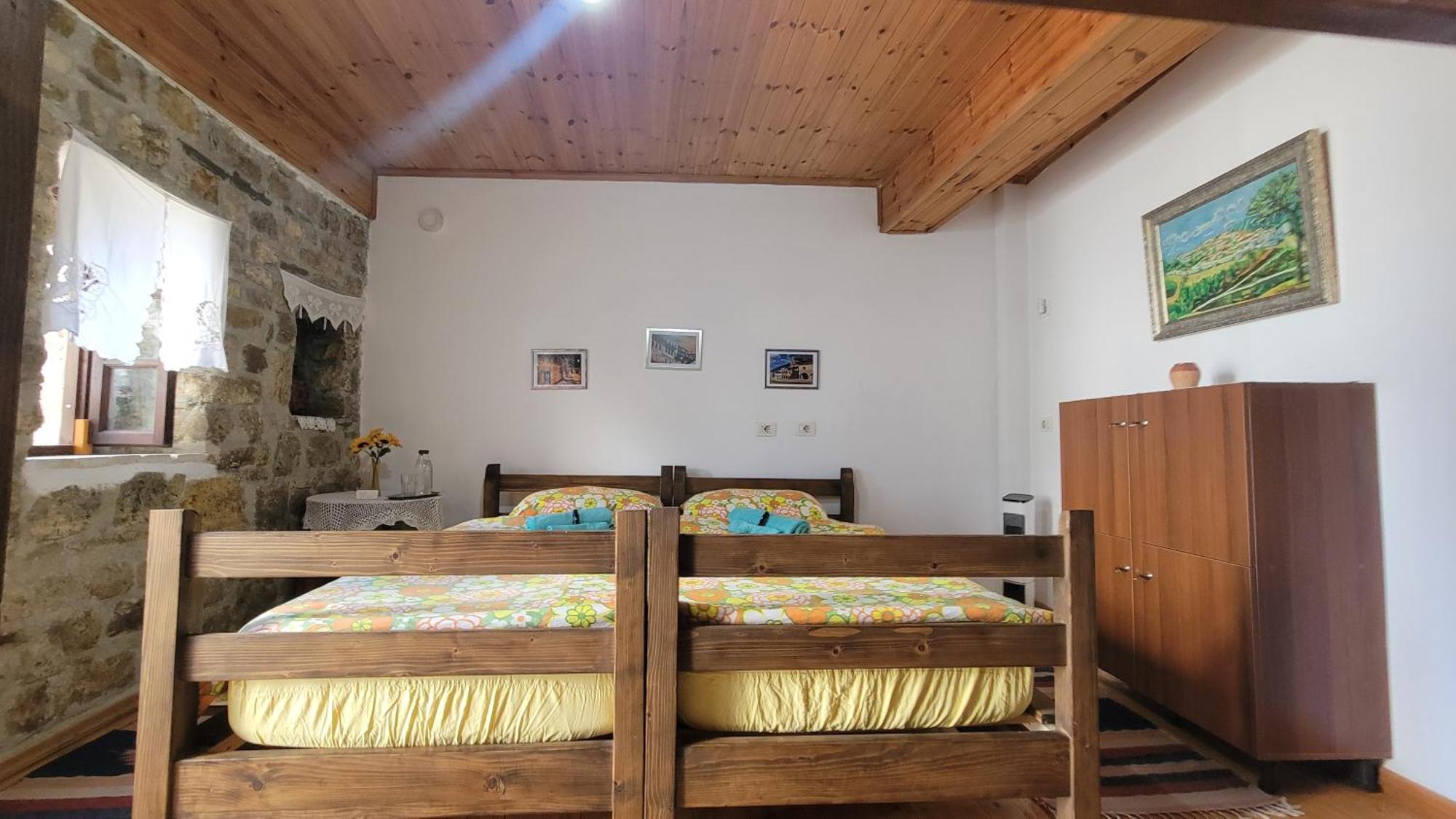 Guest House Mangalem Берат Екстериор снимка