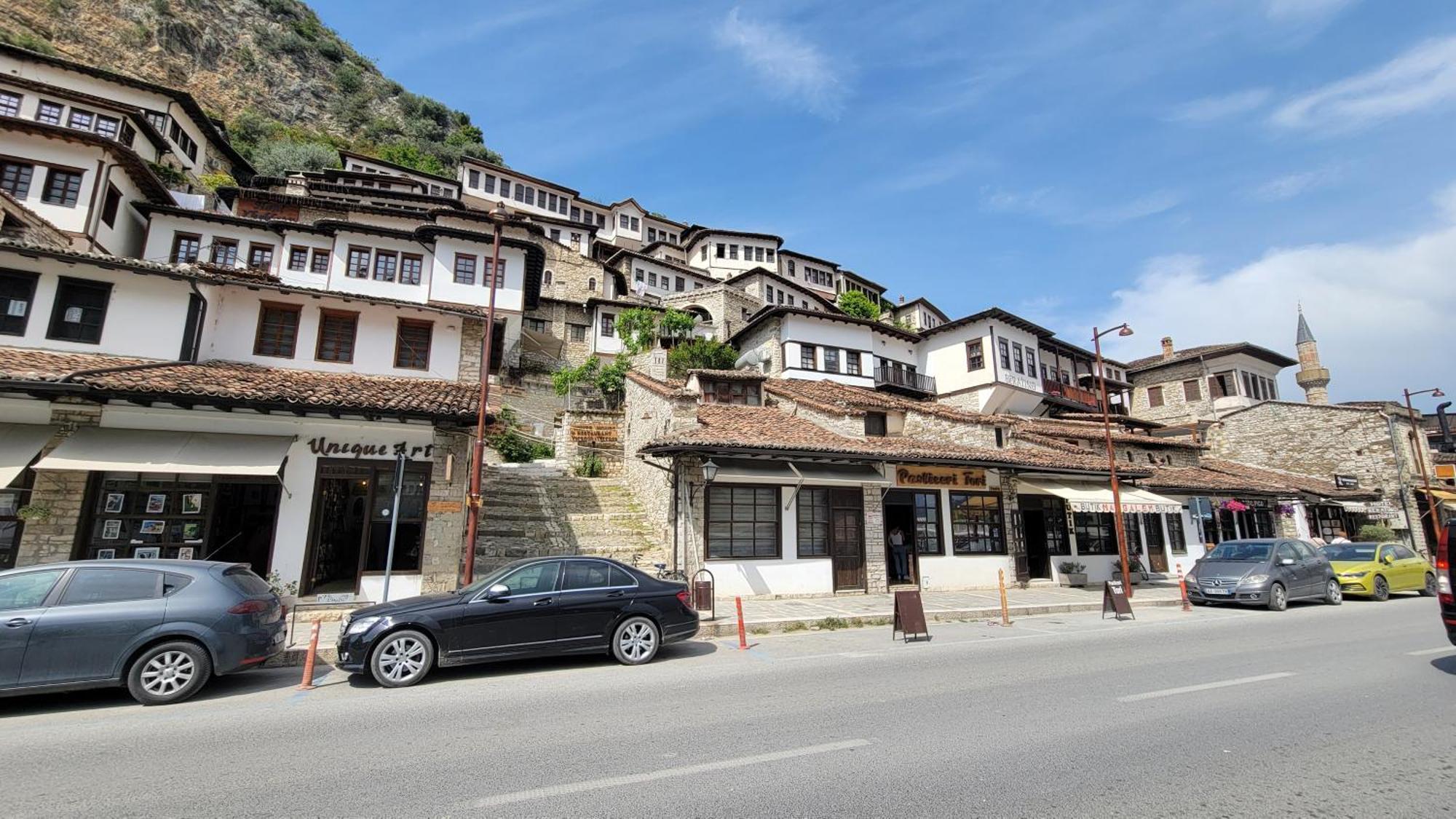 Guest House Mangalem Берат Екстериор снимка