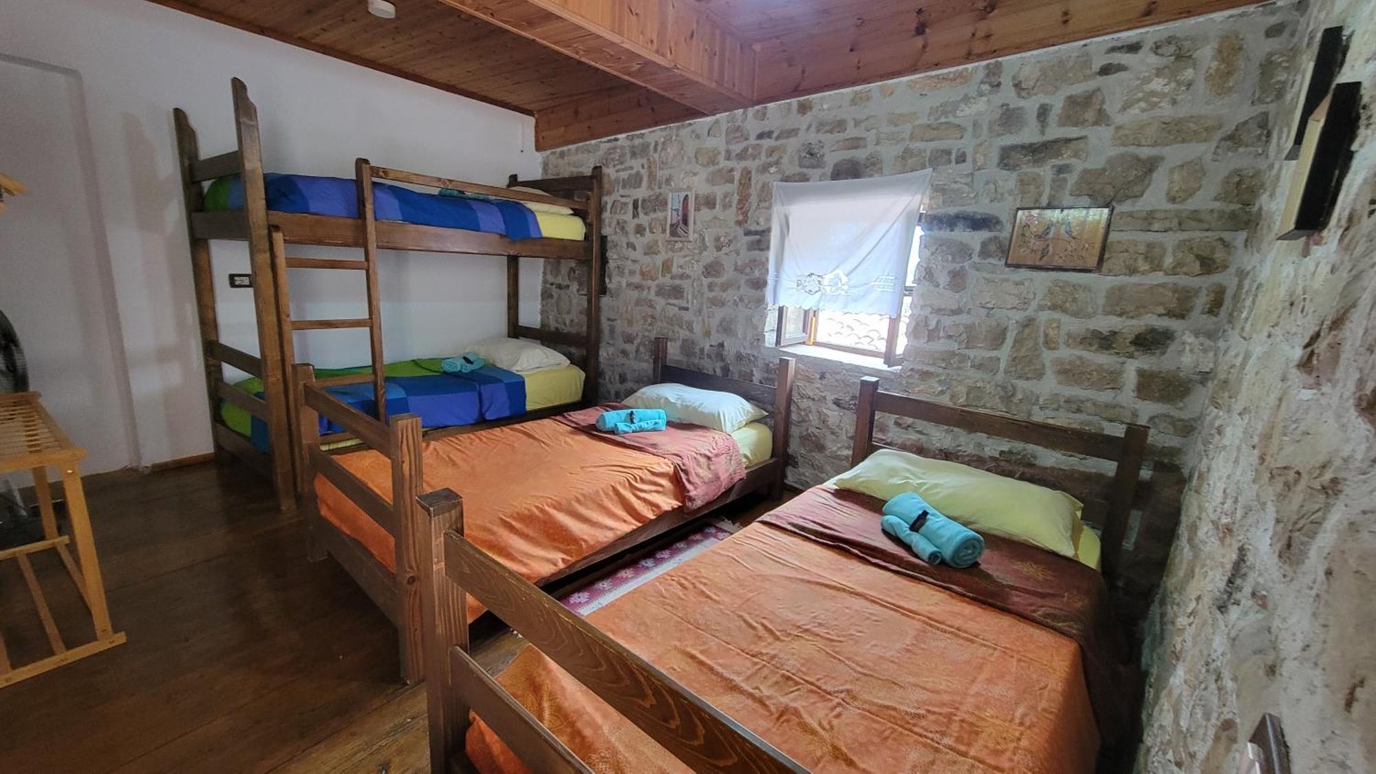 Guest House Mangalem Берат Екстериор снимка