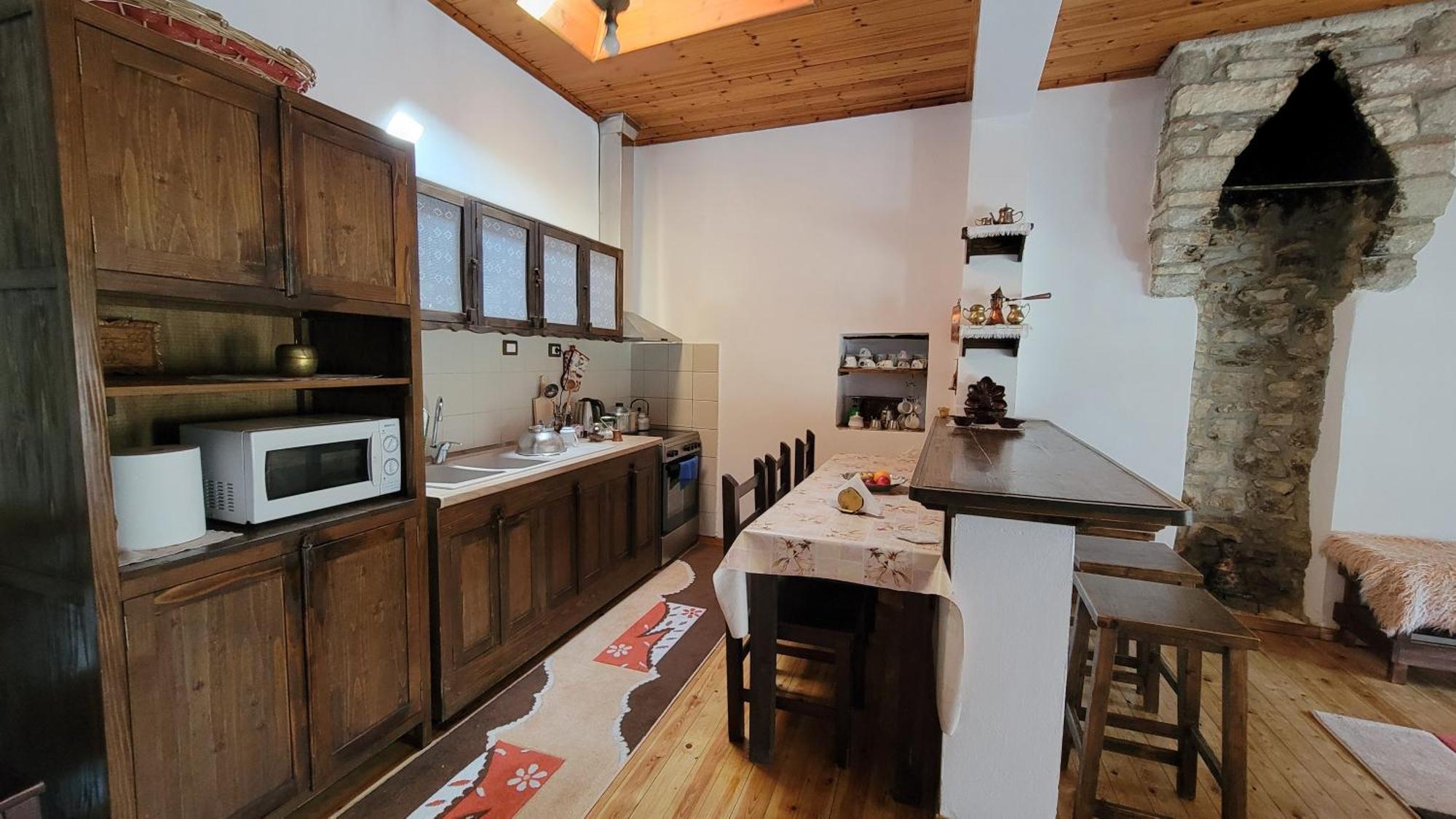 Guest House Mangalem Берат Екстериор снимка