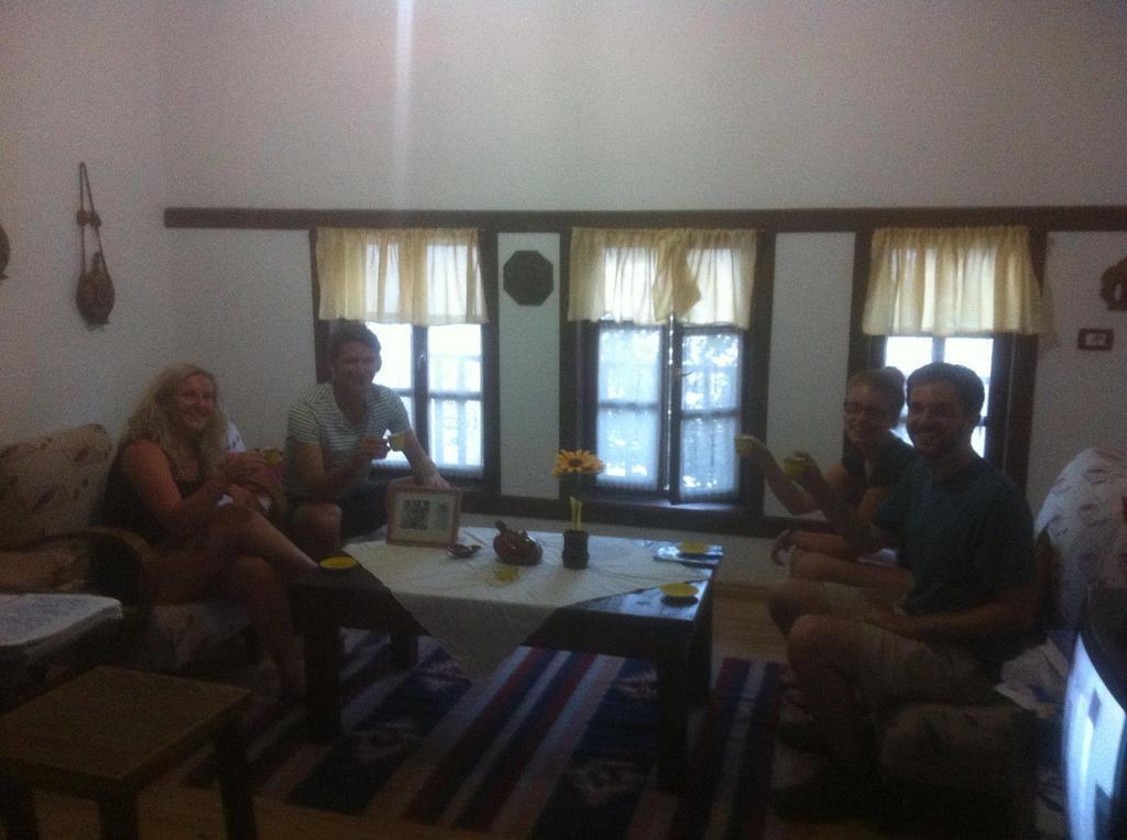 Guest House Mangalem Берат Екстериор снимка
